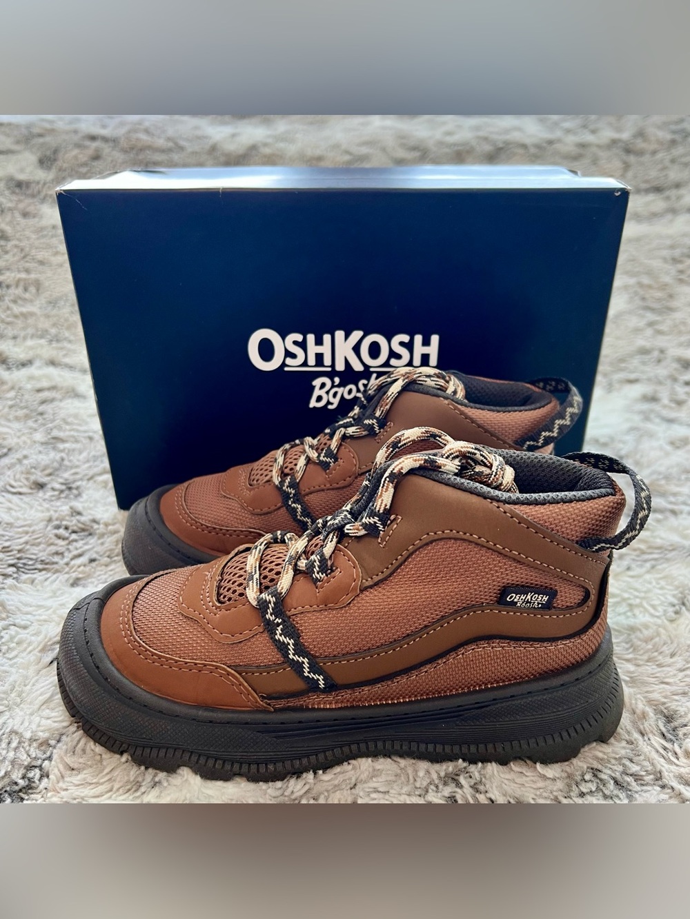 OshKosh B’gosh Vuelta Hiking Boots (Size 11 Toddler) - Brown